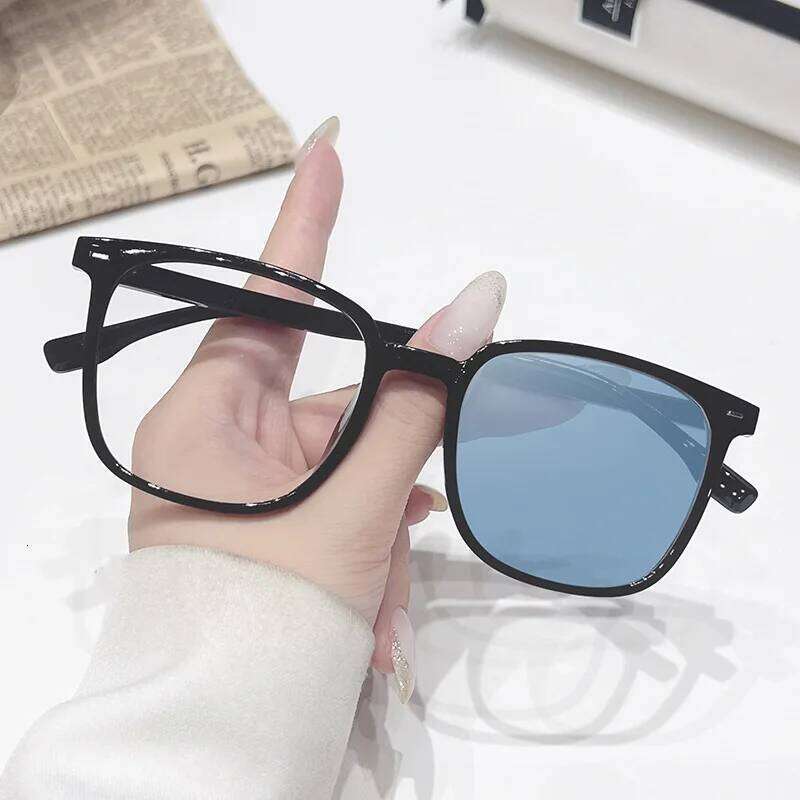 Photochromic Square Sunglasses Rectangle Fashion Women Men Shades Sun for Female Male Traveling Oculos Plain Glasses Y260207