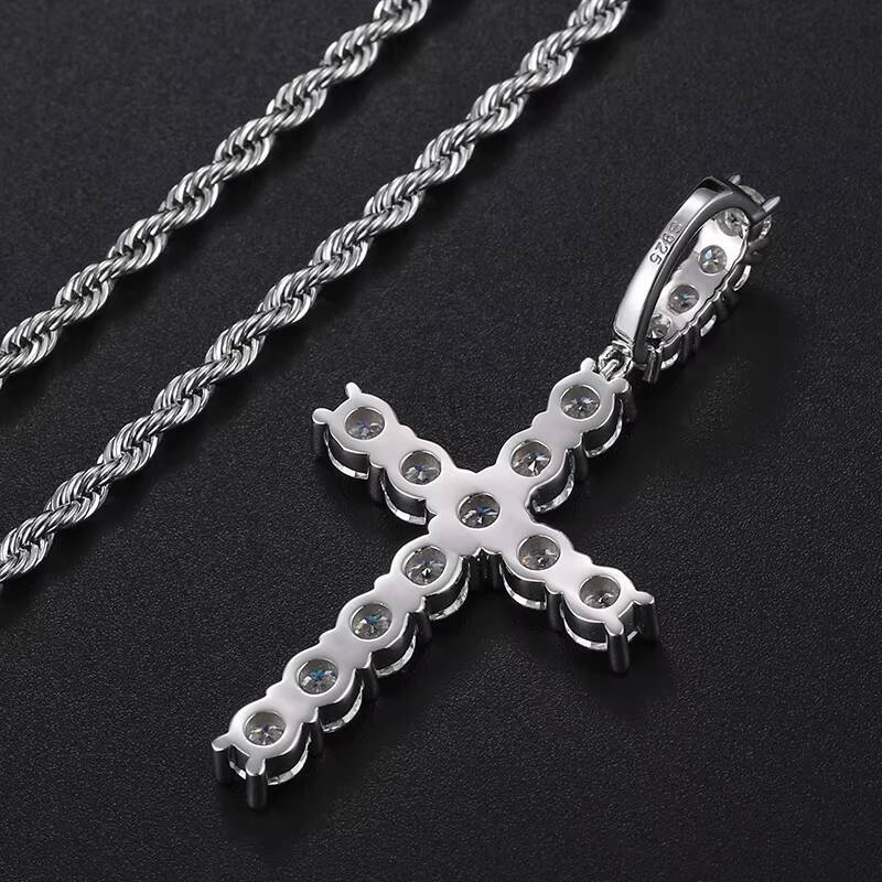 Hot Sale Fashion 925 Sterling Silver Moissanite Cross Pendant for Necklaces
