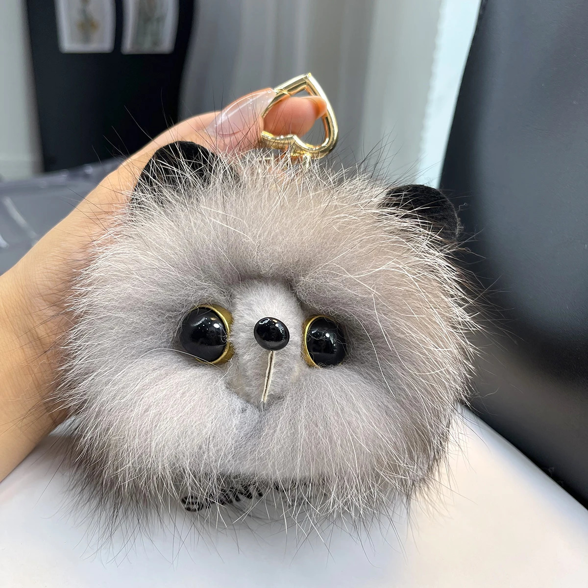 Real Fox Fur Keychain Natural Plush Pom-Pom Ball Womens Bag Pendant Car Key Ring Metal Pendant Cute Cat Girl Gift 260107