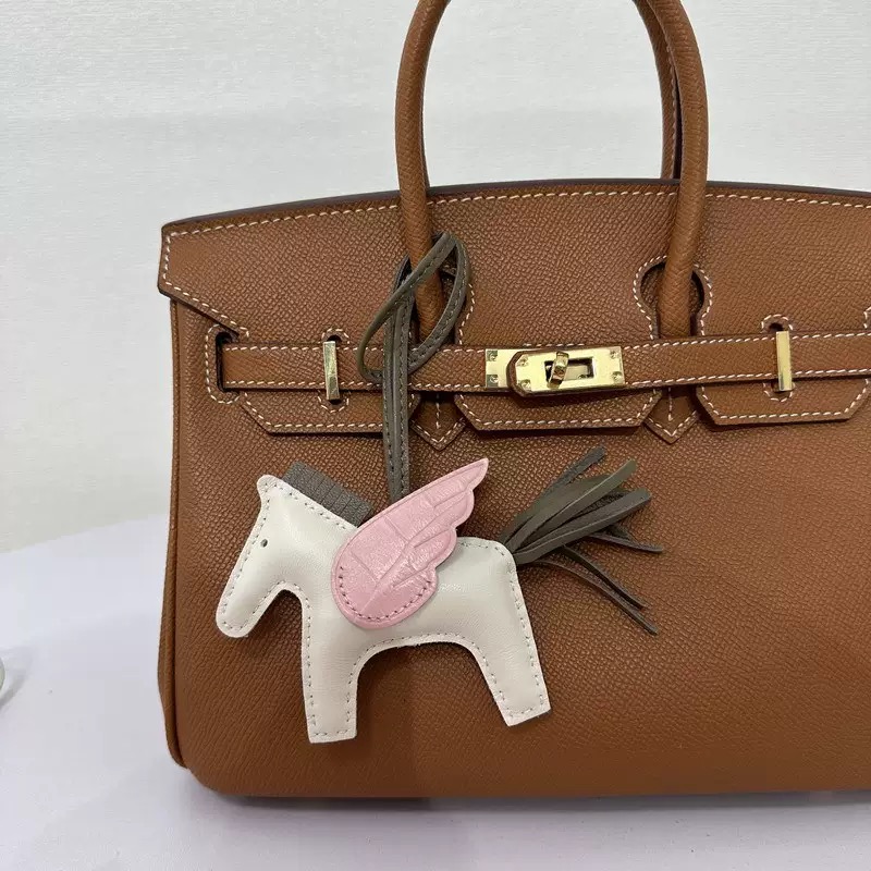 Rodeo Pegase Designer Leather Keychains Men Women Horse Bag Charm Keyring Lovers Key Ring Jewelry