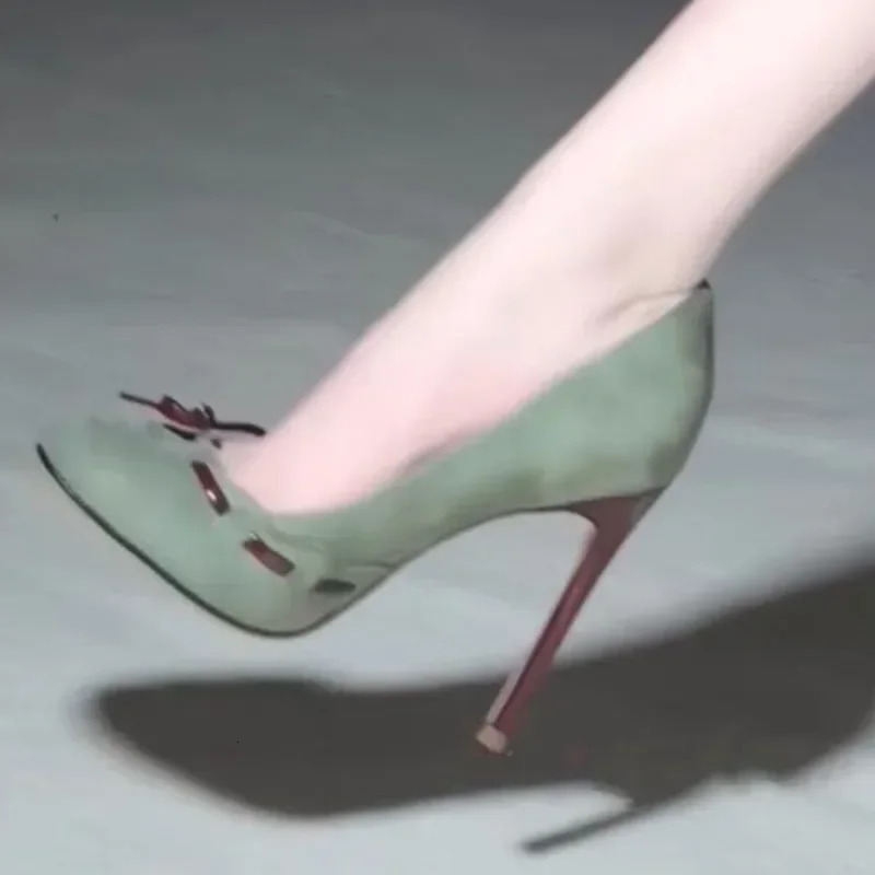 2025 Giant Goodlooking Chinese Shoes with Cheongsam Green Retro Gentle Thin Heel Single for Women 260208