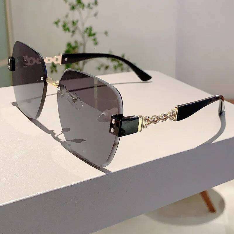 Unisex 2025 New Borderless Metal Chain Simple Fashionable Cool Versatile Luxury Brand High Quality Popular Sunglasses Y260207