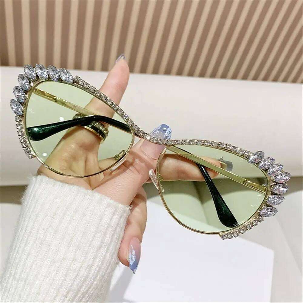 1pc Oversized Diamond for Women Fashion Cat Eye Rhinestone Sunglasses Bling Jeweled Frame Costume Party Glasses Y260207