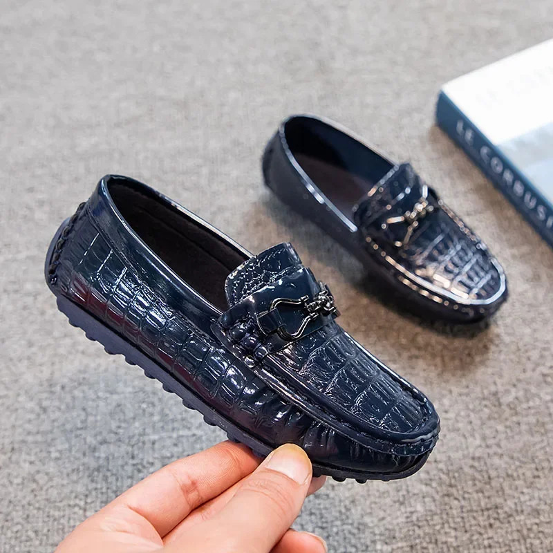 Boys Loafers Non-slip Childrens Leather Shoes All-match Four Seasons Metal Buckle Shiny Simple Kids Fashion Moccasin Shoes 260126