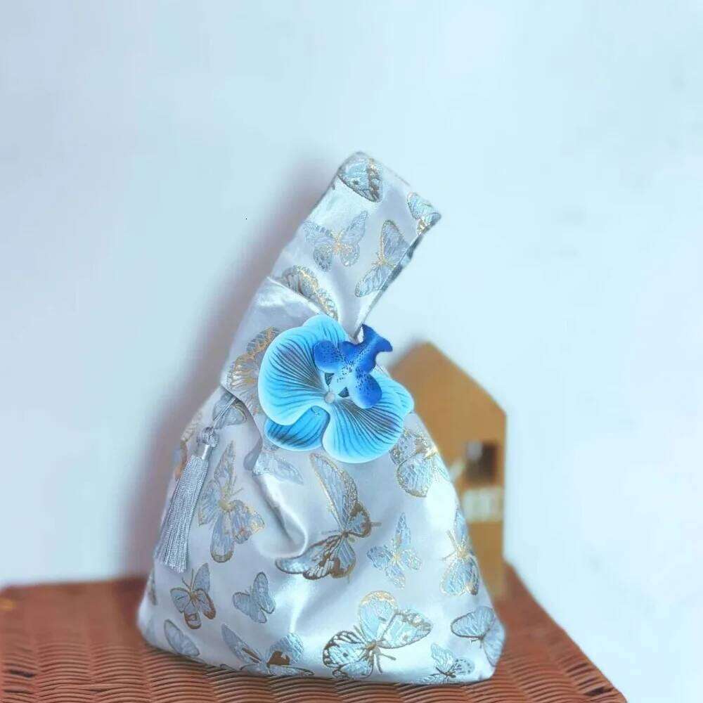 Flower Pendant Tassel Knot Wrist Bag Hanfu Accessories Storage Purse New Chinese Style Handbag Elegant Sweet Small Item Pouch