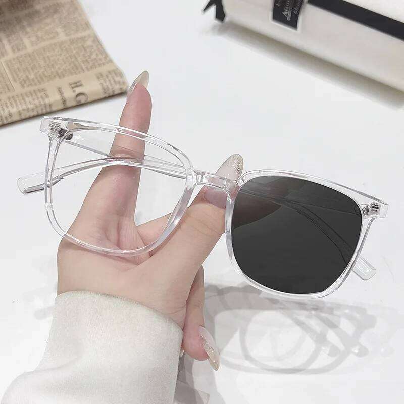 Photochromic Square Sunglasses Rectangle Fashion Women Men Shades Sun for Female Male Traveling Oculos Plain Glasses Y260207