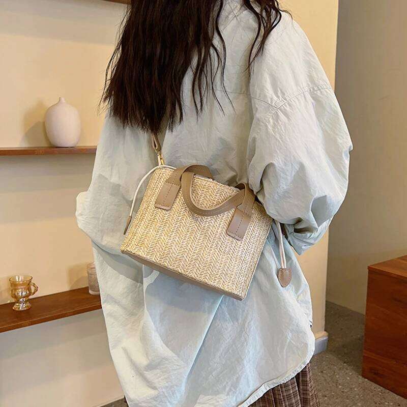 Women's Leisure Grass Woven Handbag Drawstring Bucket Shoulder Crossbody FemaleTravel Bohemian Vacation Beach Bag C260207