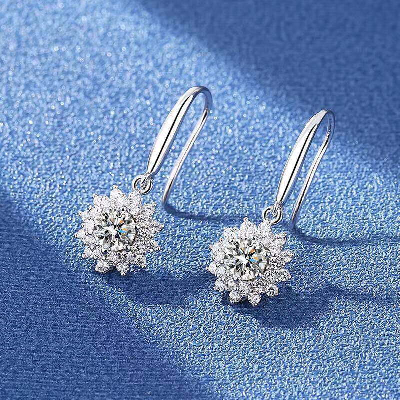 Luxury Jewelry 925 Sterling Silver 1 Carat Round Cut Moissanite Flower Pendant Women's Earrings Wedding