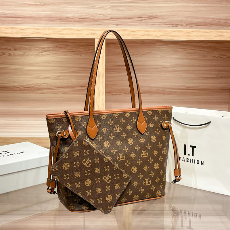 Light Luxury Monogram Tote Bag for Women 2026 New Winter Handbag Large Capacity Commuter Stylish Single-Shoulder Bucket Bag