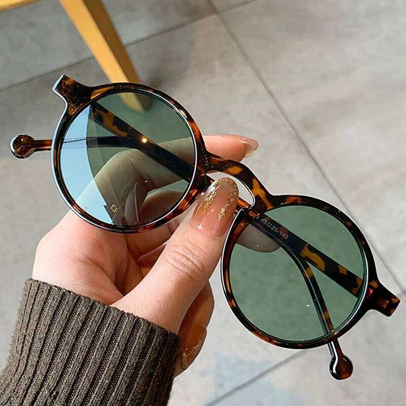 Retro Round Sunglasses Women Brand Designer Vintage Sun Glasses Female Black Outdoor Eyewear Fashion Ins Style Popular Y260207