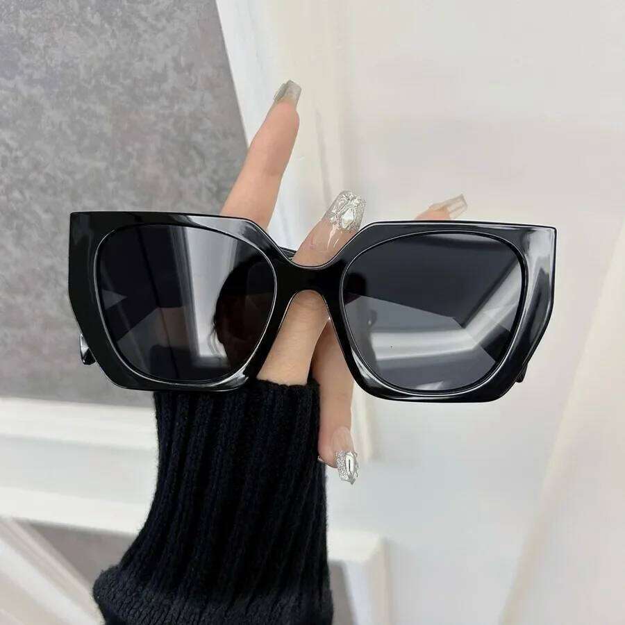 Cute Square Designer Sunglasses Women Men Big Frame Stylish Sun Glasses Female Male Brand Fashion Oculos De Sol Y260207