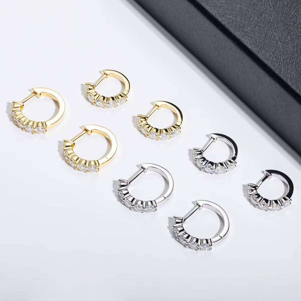 Fashion Jewelry D-Color Hoop In S925 Sterling Silver Elegant Round Cut Moissanite Huggie Earrings For Women