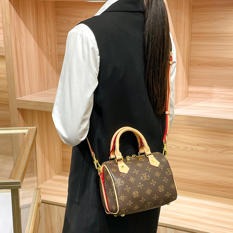 2026 New Women's Double-Shoulder Bag, Boston Bag, Pillow Bag, Handbag with Letter Design, Luxury High-End Ladies' Shoulder Crossbody Bag