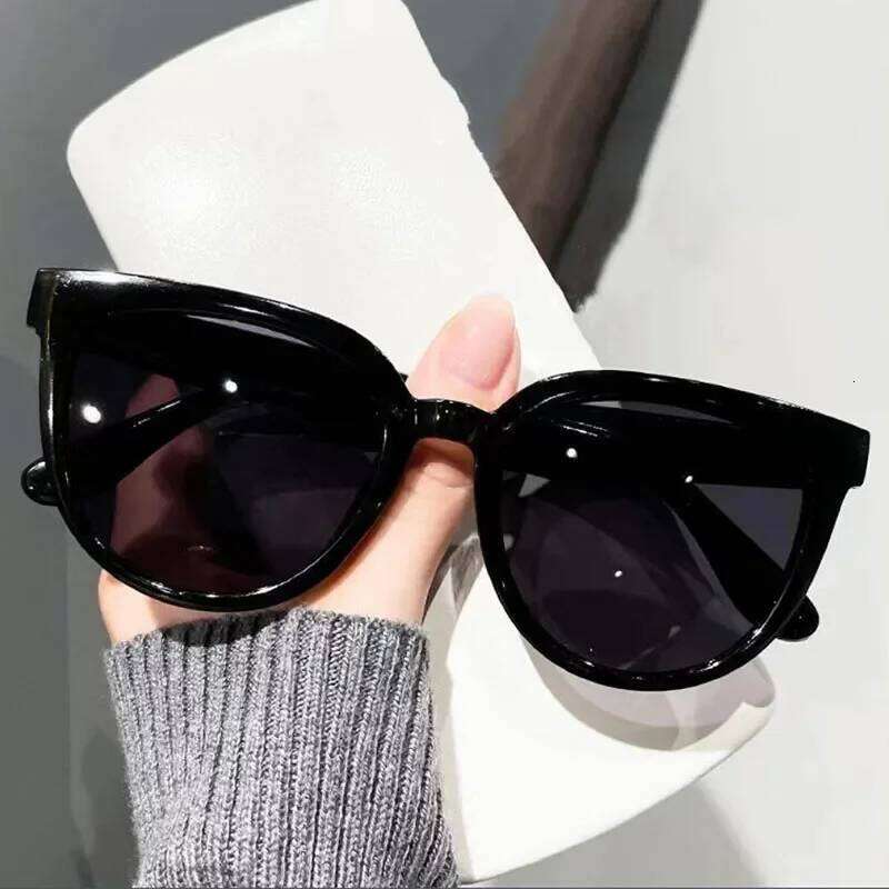New Small Frame Circular Shape Sunglasses Women's Brand Designer Fashion Sun Glasses Women Travel Eyewear UV400 Oculos De Sol Y260207
