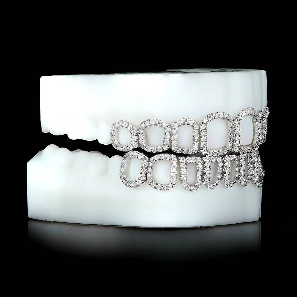 Custom Made Iced Out 925 Sterling Silver 18K Gold Plated Diamonds Open Face Grills VVS Moissanite Gold Dental Teeth Grillz