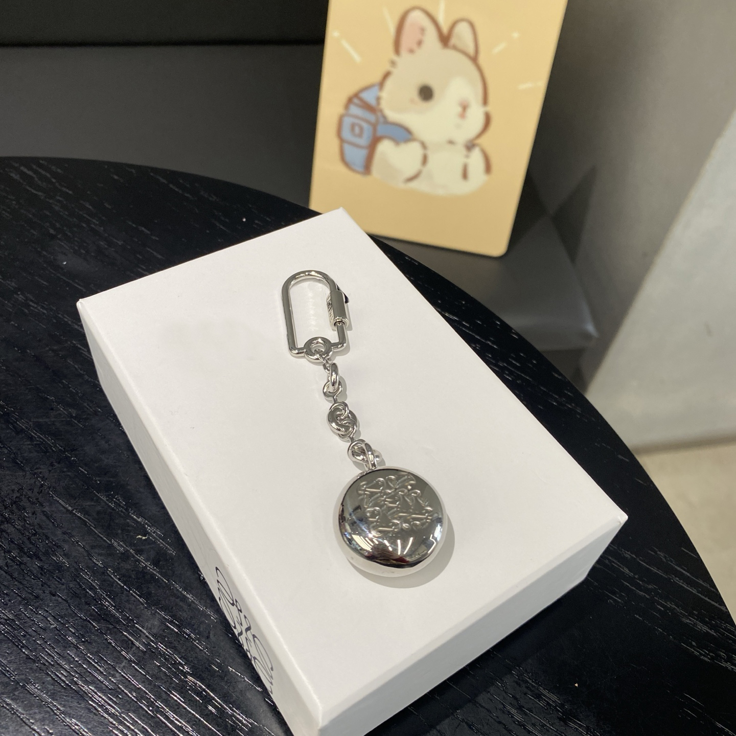 Silver Tone Engraved Round Pendant Keychain Minimalist Style Bag Charm Delicate Daily Accessory Perfect Gift For Friends