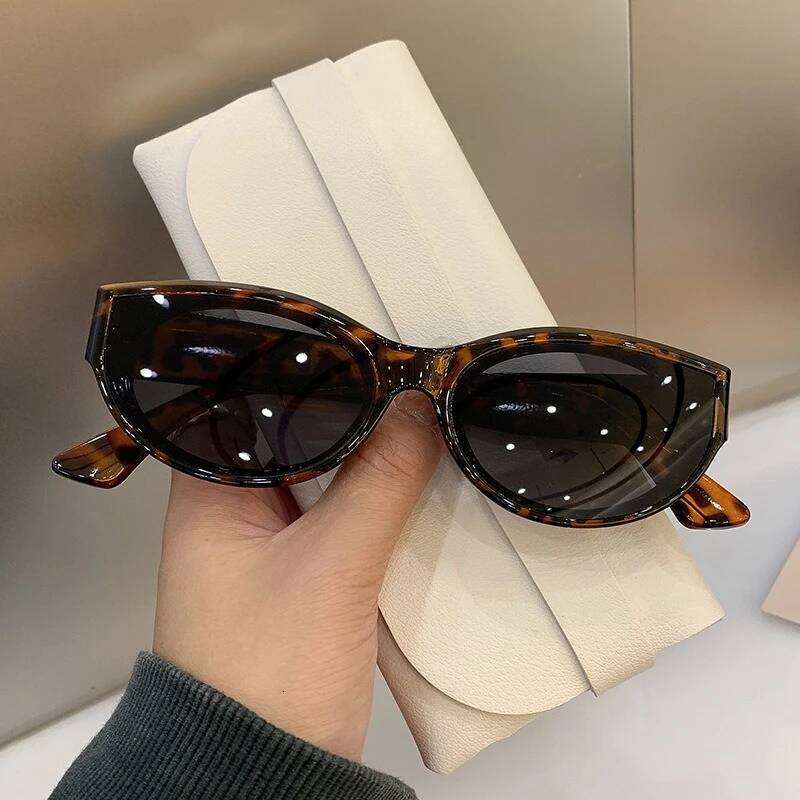 1PC Retro Sunglasses Oval Frame Travel Goggle UV Protective Black Shades Eyewear Daily Wear Sunglasses Y260207