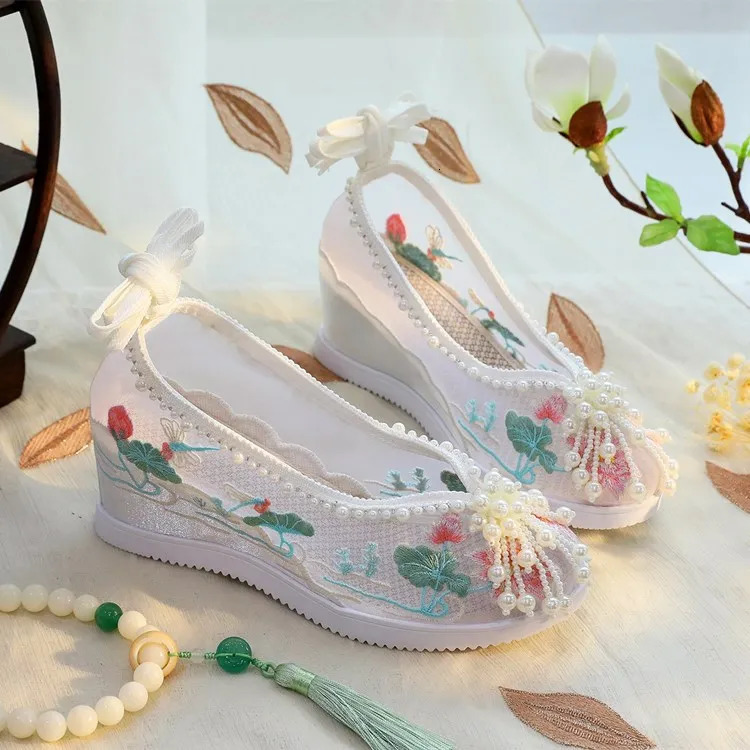 2026 Womens White Blue Lotus Hanfu Shoes Chinese Style Pearls Tassel Summer Breathable Q284 260208