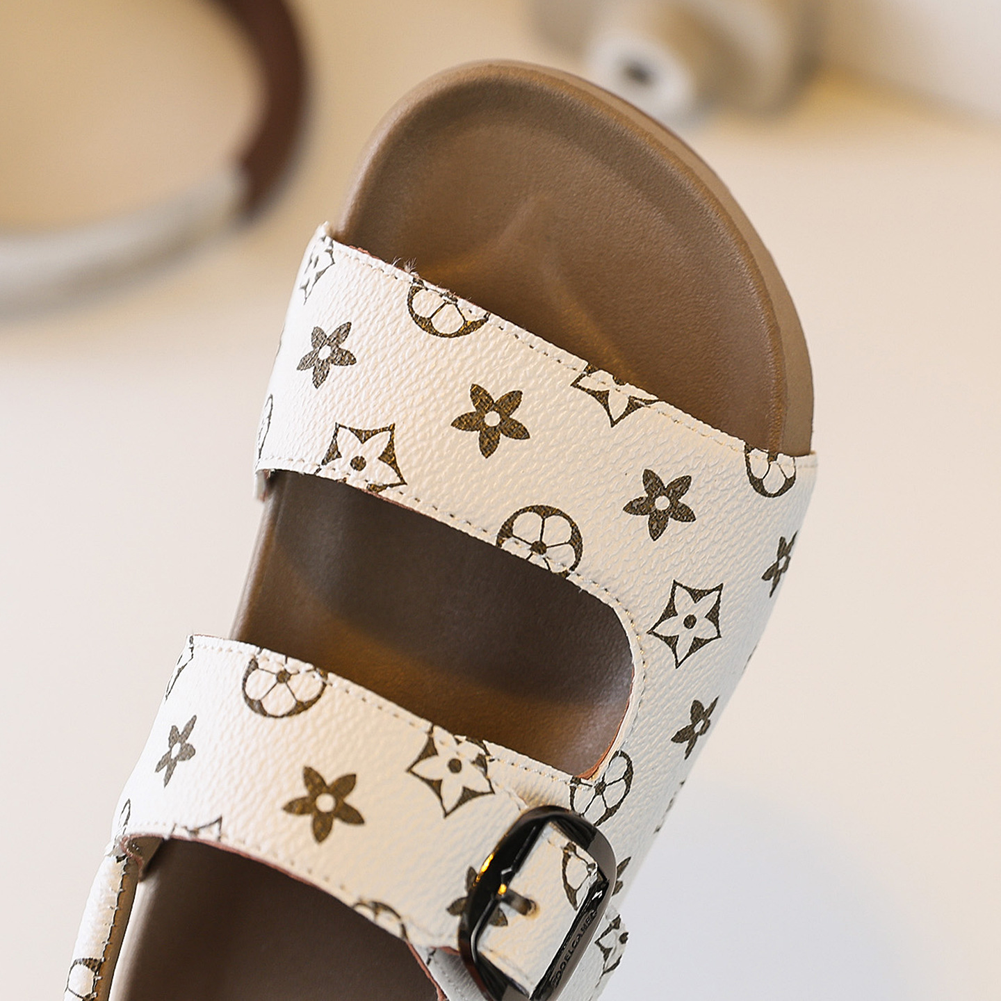 Free Shipping 2026 Summer New Print Design Kids Open Toe Sandals Fashion Casual Beach Soft Sole Buckle Sandals for Boys and Girls