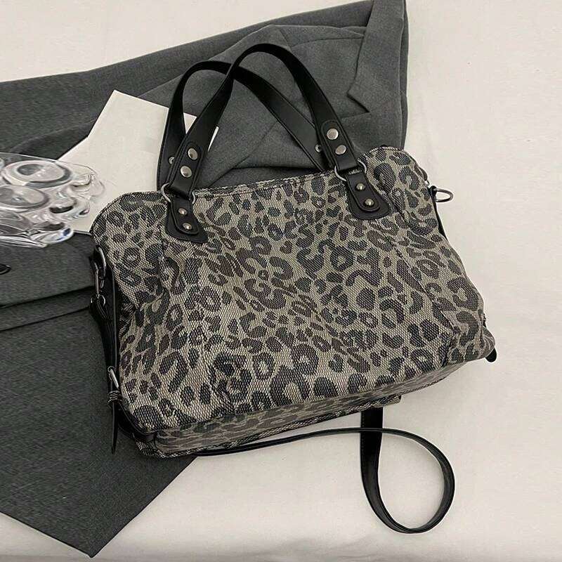 Random pattern leopard print contrasting crossbody bag, simple and exquisite women's bag. C260207