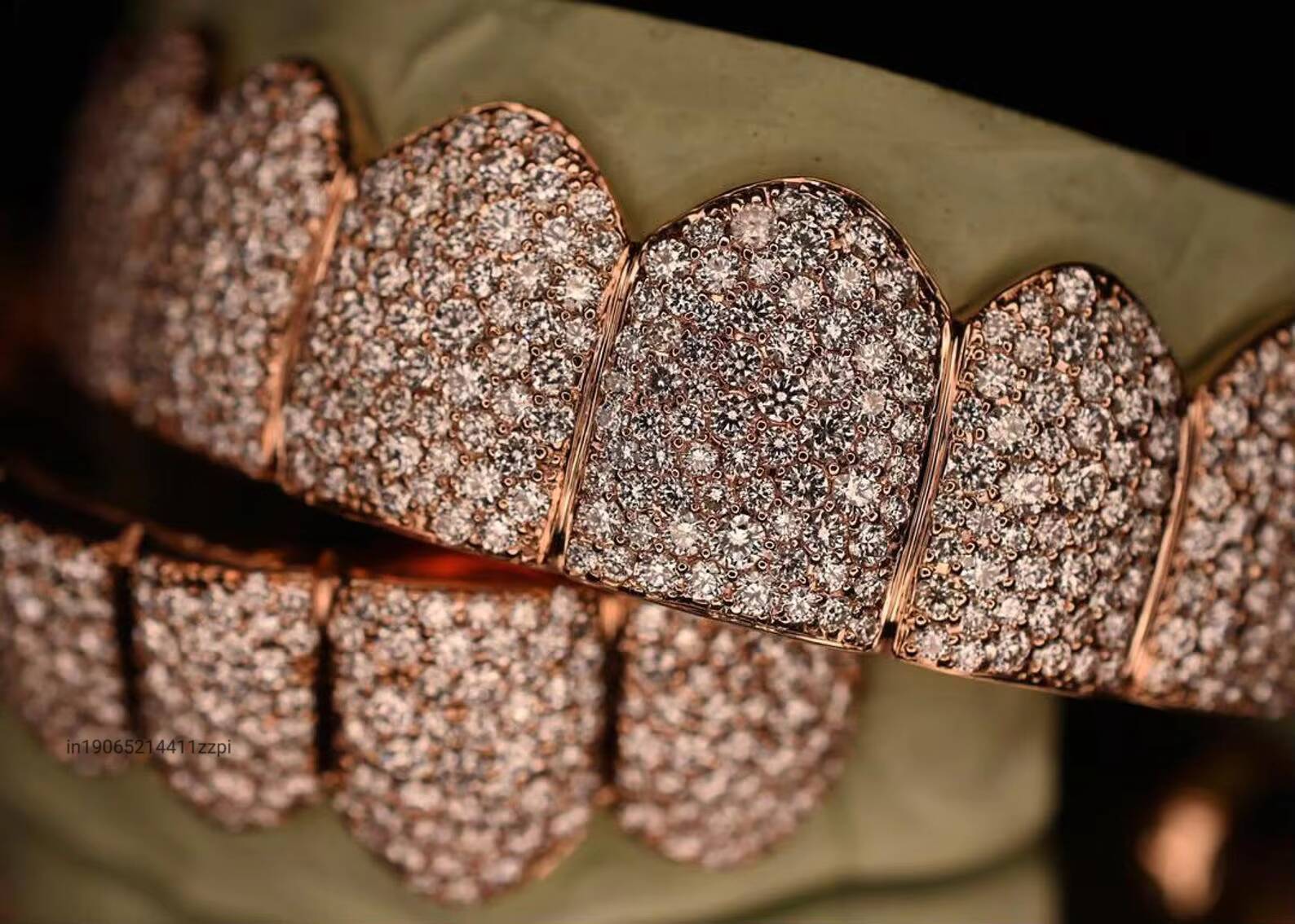 Custom Rose Gold Full Set Iced Out Diamond Grillz for Top and Bottom Teeth VVS1 Simulated Stones Hip Hop Mouthpiece Jewelry