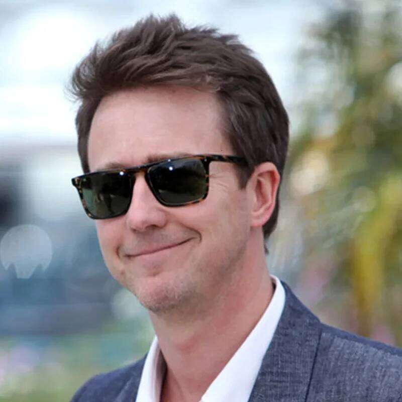 New Ins Popular Rectangle Sunglasses Men Blue Lens Brand Designer Fashion Iron Man Glasses Vintage Oculos De Sol Masculino Y260207