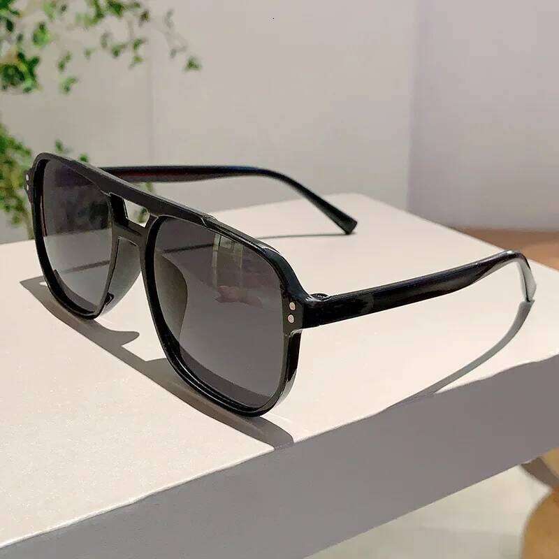 Vintage Double Bridges Men Square Sunglasses Fashion Clear Ocean Lens Eyewear Women Trending Rivets Sun UV400 Glasses Y260207