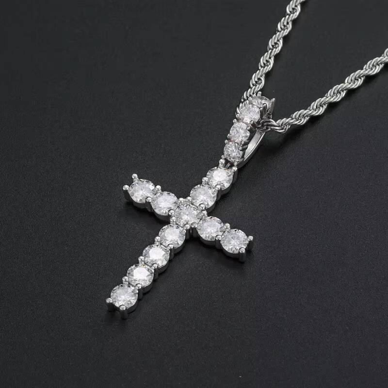 Hot Sale Fashion 925 Sterling Silver Moissanite Cross Pendant for Necklaces