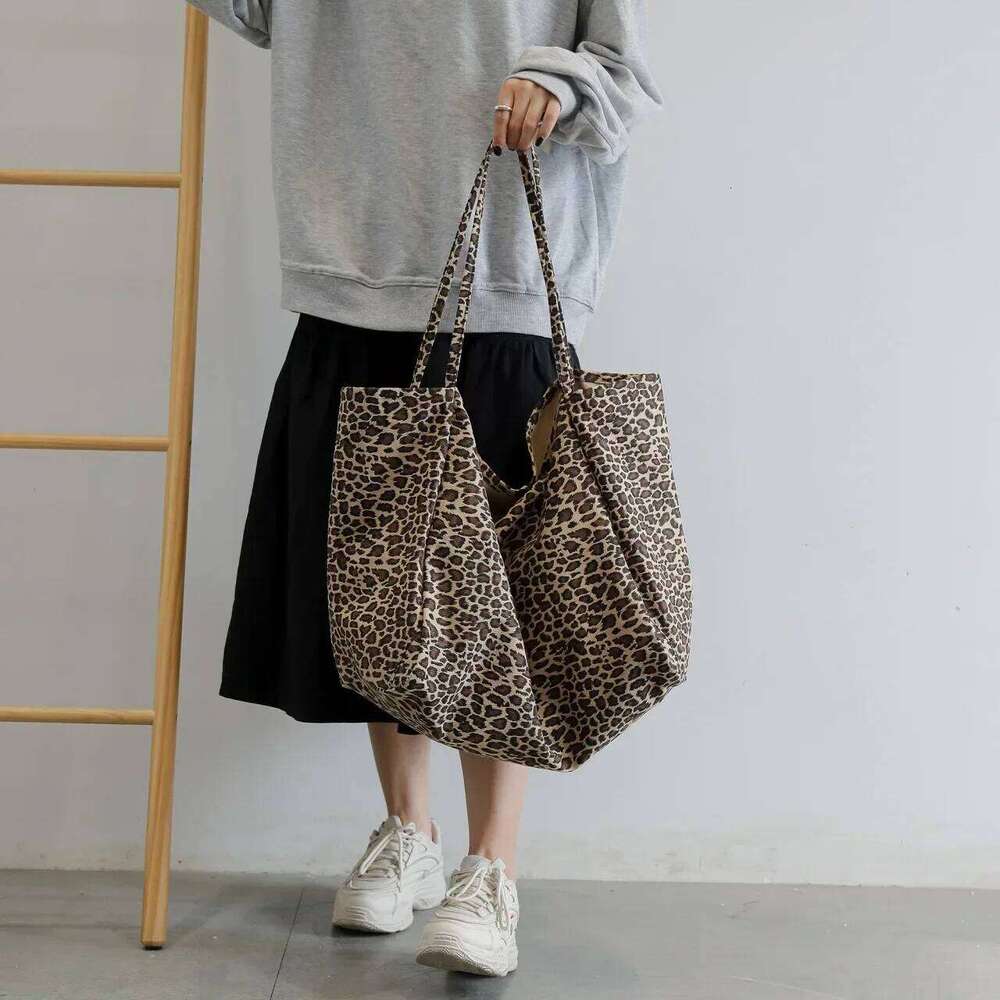 Women's Shopping Handbag Fashion Leopard Pattern Crossbody Large Capacity Shoulder Bag Simple Canvas Female Bags C260207