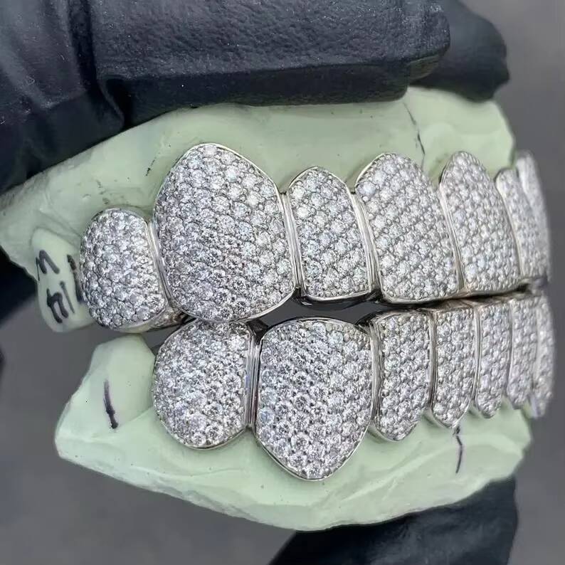 925 Sterling Silver VVS Moissanite Grillz in Diamond Tester Approved Moissanite Diamond Teth