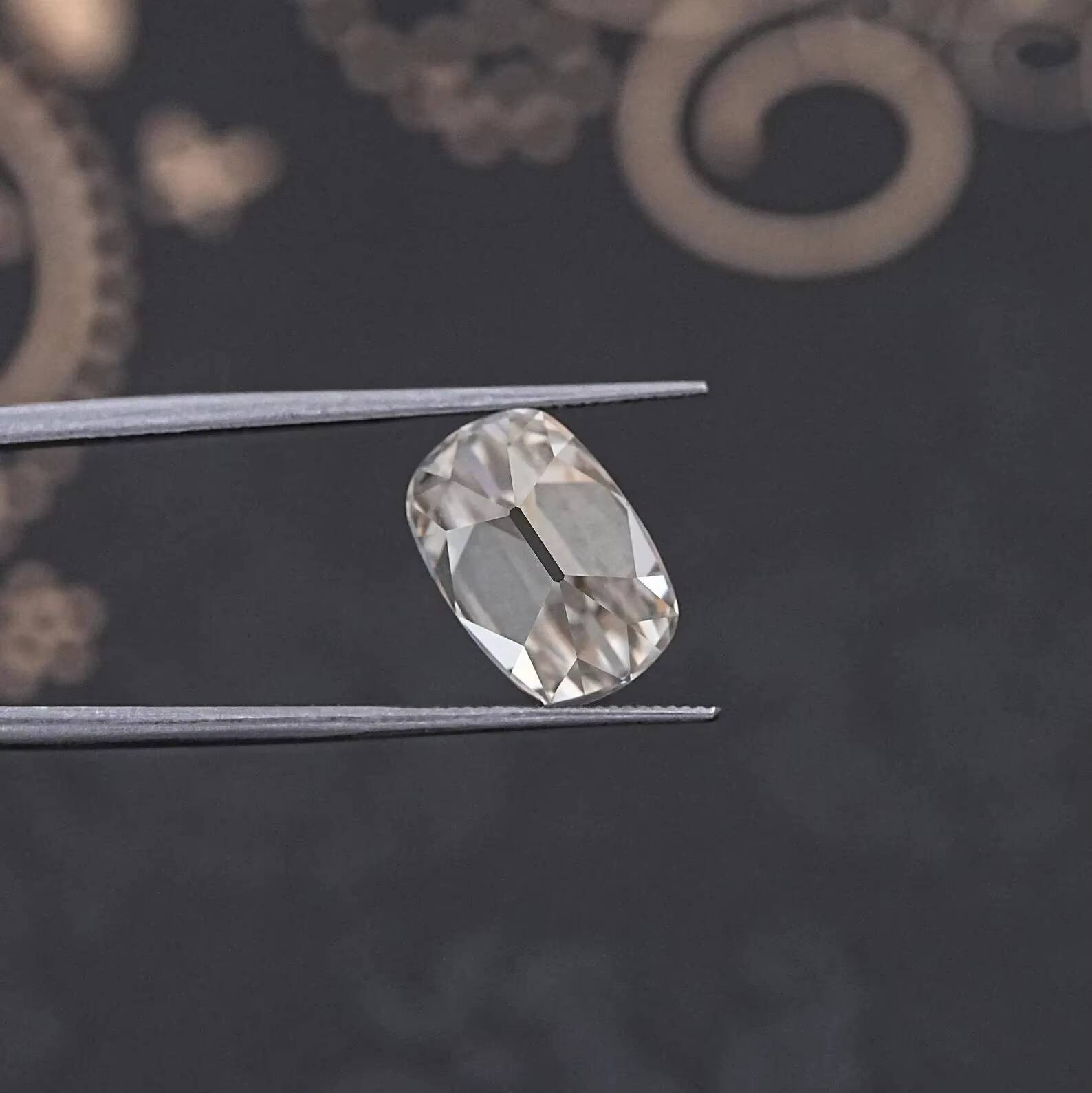 1-5 Ct All Sizes IGI Certified Old Mine Cushion Cut VVS Lab Grown Diamond Loose Stones For Jewelry Making At Wholesale Price
