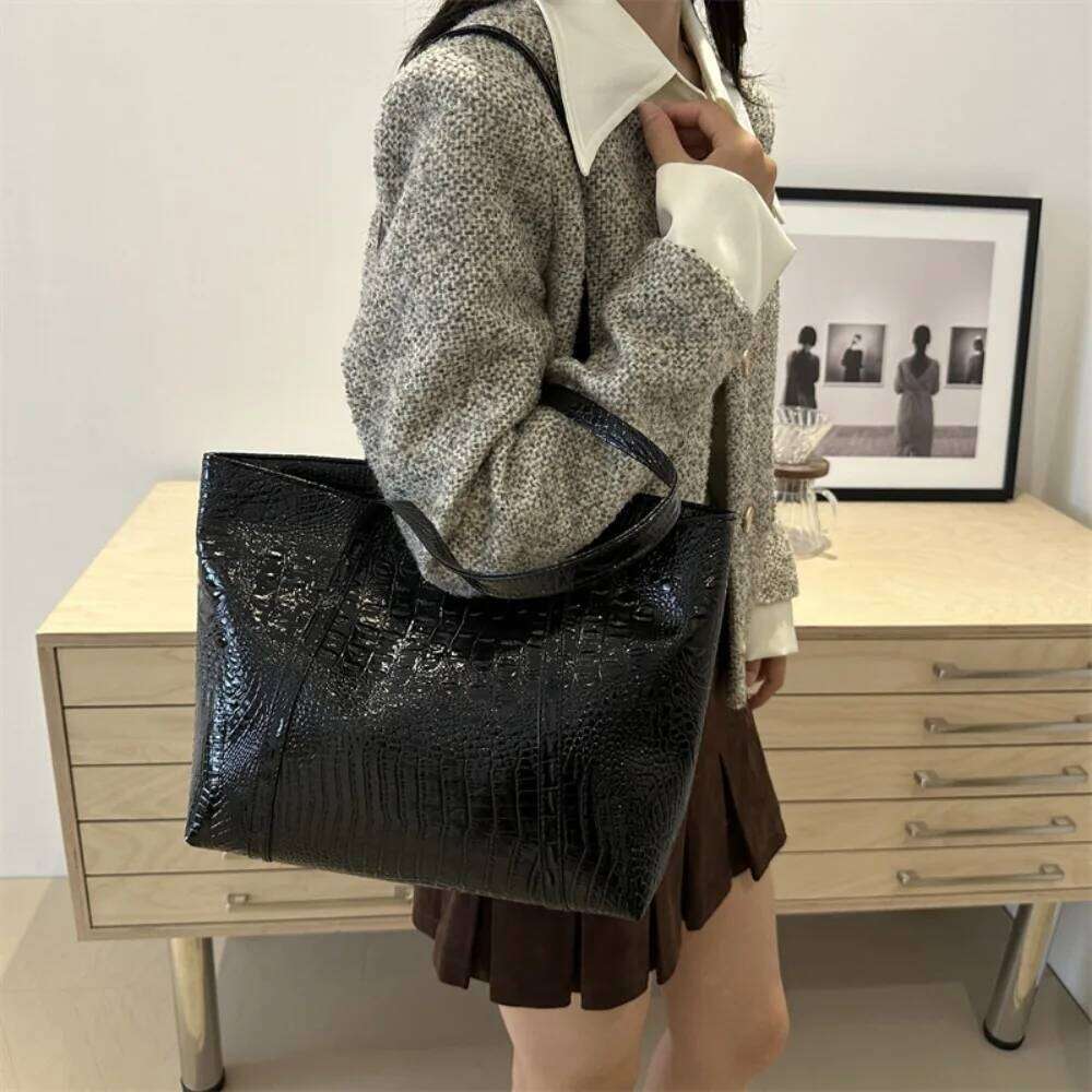 PU Leather Women Handbag Crocodile Pattern Luxury Female Shoulder Commuting Large Capacity Armpit Tote Bag Travel C260207