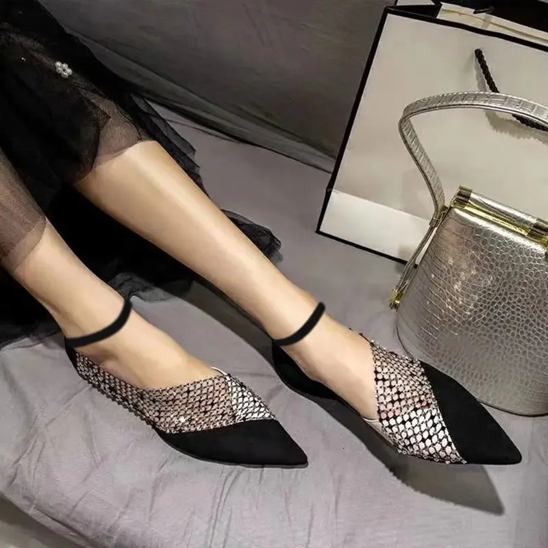 Womens Flat Shoes Diamond With Crystals Non Slip Ladies Footwear Rhinestone Elegant and Fashionable Young 260124