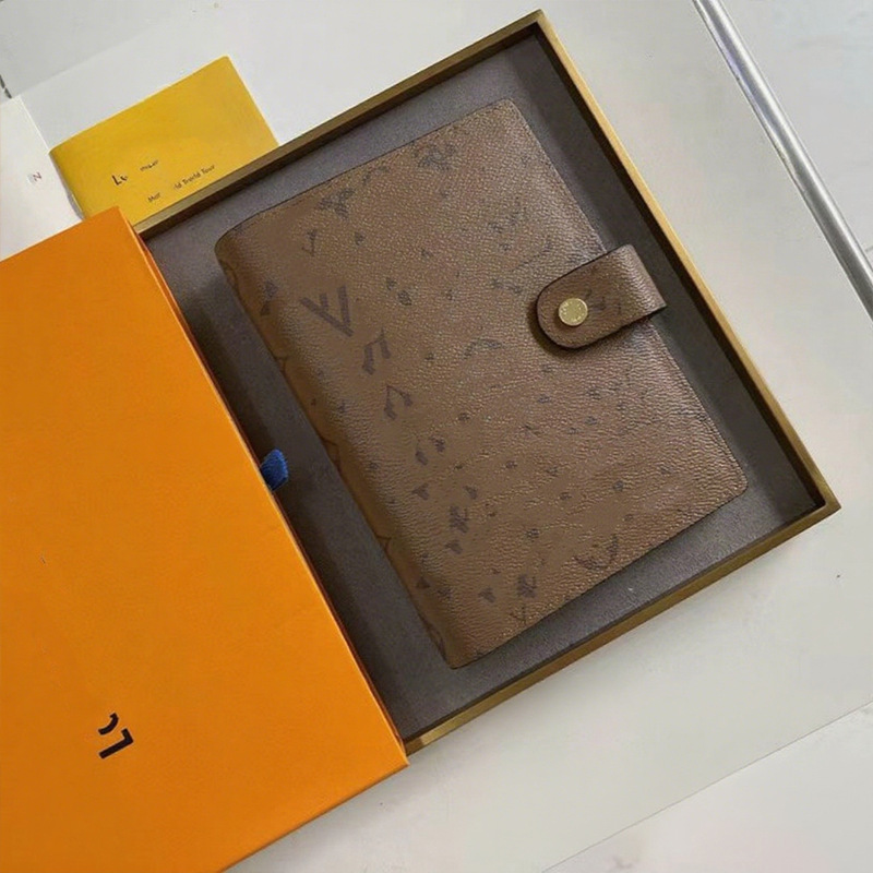 2026 Designer Large Top quality Luxury DESK AGENDA COVER Holders Memo Planner Men Women Notebook Diary Agendas Protective Case Card Passport Holder Wallet Notepad