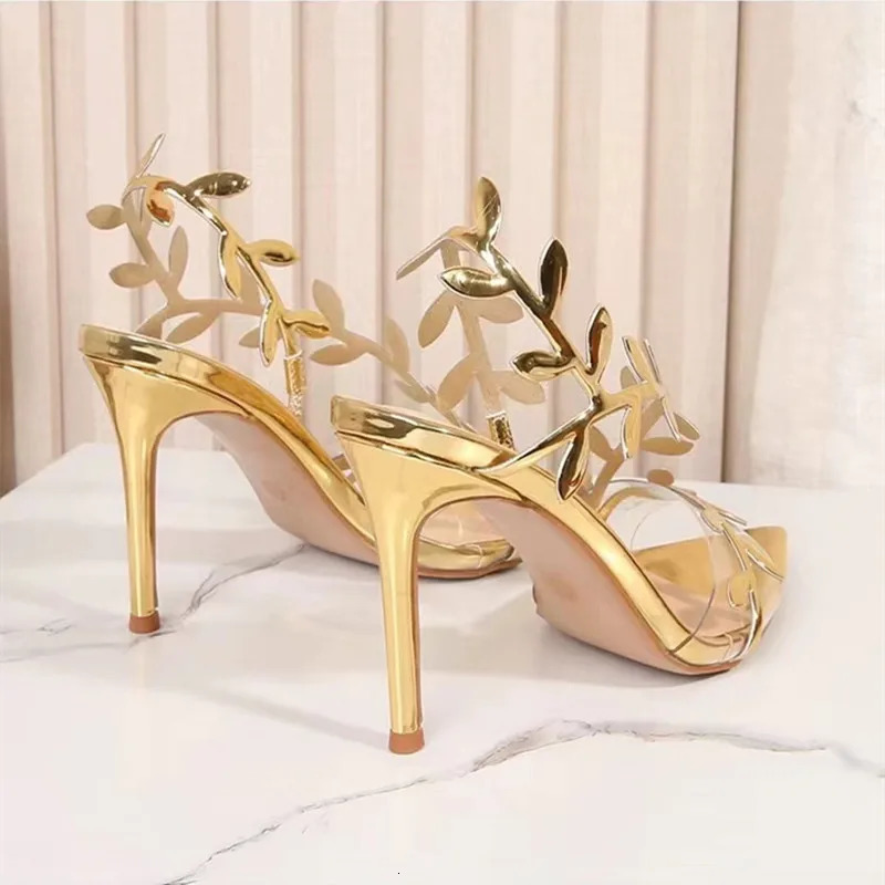 2024 Summer Fashion Patent Leather Gold Leaf Women Sandals Elegant Pointed toe Thin High heels Gladiator Sandalias Party Shoes 260208