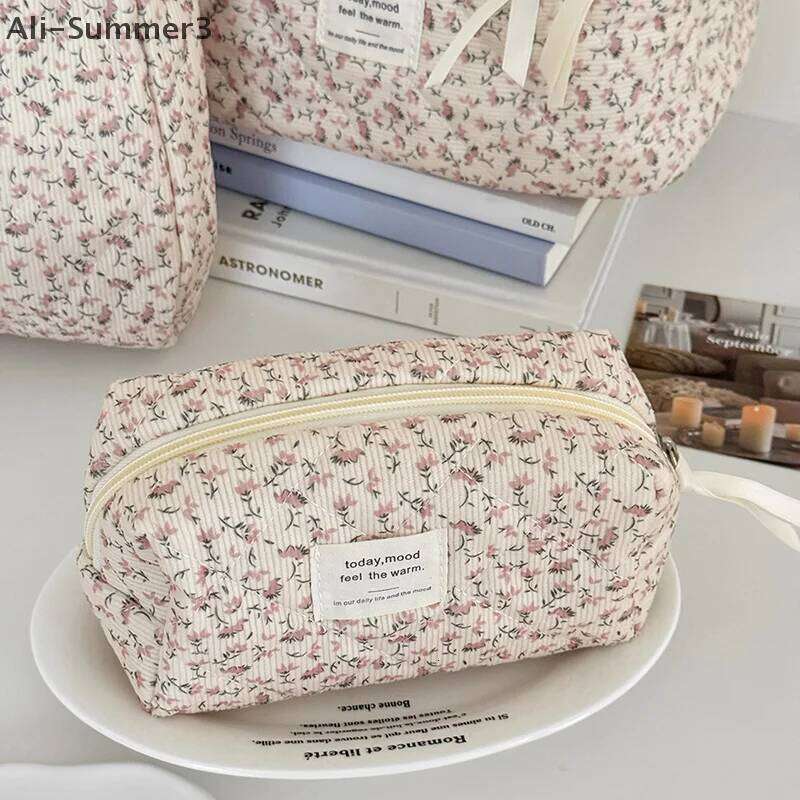 Fresh Sweet Corduroy Floral Cosmetic Portable Large-Capacity Storage Travel Makeup Bag Toiletry Organizer For Girls Y260206