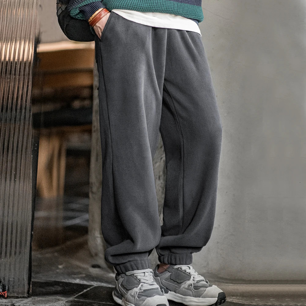 Maden Mens Casual Polar Fleece Cuffed Sweatpants Solid Color Elastic Waist Fleece-lined Pants Warm Sports Straight-leg Trousers 260122