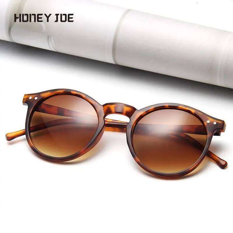Classic Retro Vintage Round Sunglasses Women Men Brand Designer Sun Glasses Oval Shades Outdoor Beach Holiday Eyewear UV400 Y260207