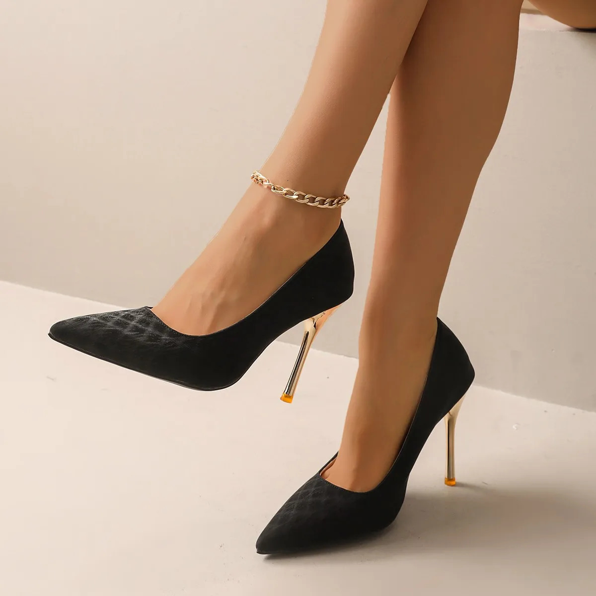 Shoes Style Bridal Chinese High Heels with Thin PointedToe n 260208