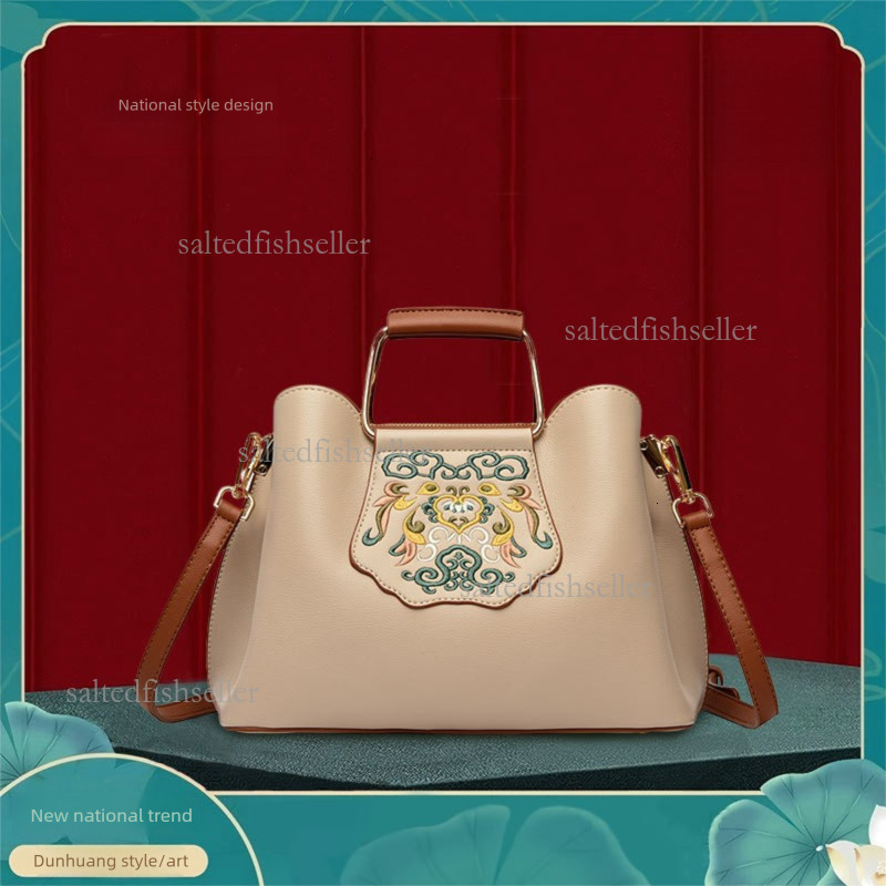 2026 Luxury Dunhuang Style Women's Handbag Fashion Chinese Embroidery Advanced Atmosphere Bridal Bag Large Capacity Tote Bag Versatile Trendy Mom