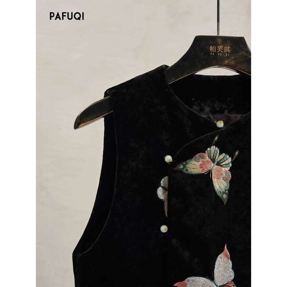 New Women's Vests New Outerwear Style Black Velvet Butterfly Embroidered Vest Women's Autumn Temperament High Sense Vest Coat