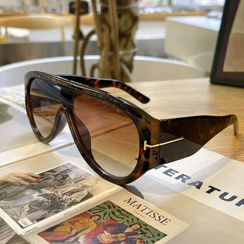 INS Retro Pilot Style for Women 2026 New High-end UV400 Sun Protection Large Frame Face Slimming Sunglasses