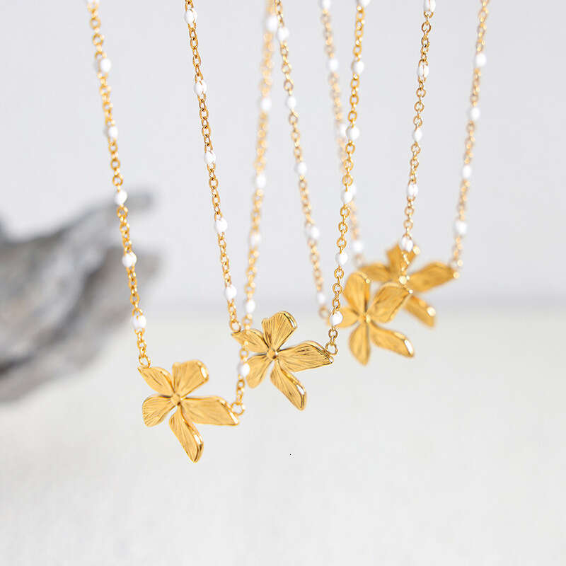18k Gold Plated Titanium Steel PVD Vacuum Gold Plated Flower Shape Pendant Personality Oil Dripping French Style Elegant Collarbone Necklace for Women