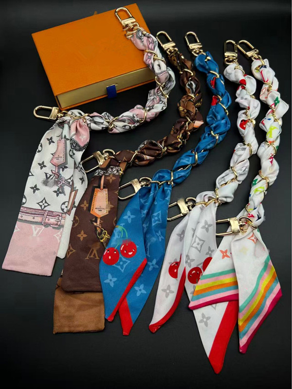 Lanyards Portable Scarf 11styles Designer Key Chain Bag Purse Silk Cherry Charm Keychains Luxury