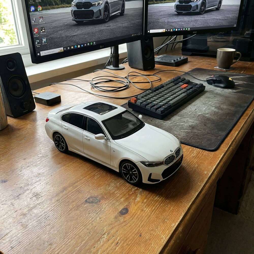 RGF 1:24 BMW 3 Series 325i 325LI M Coupe Alloy Diecast Metal Sports Vehicle Car Model Simulation Sound Light Kids Toy Gift 26W0209