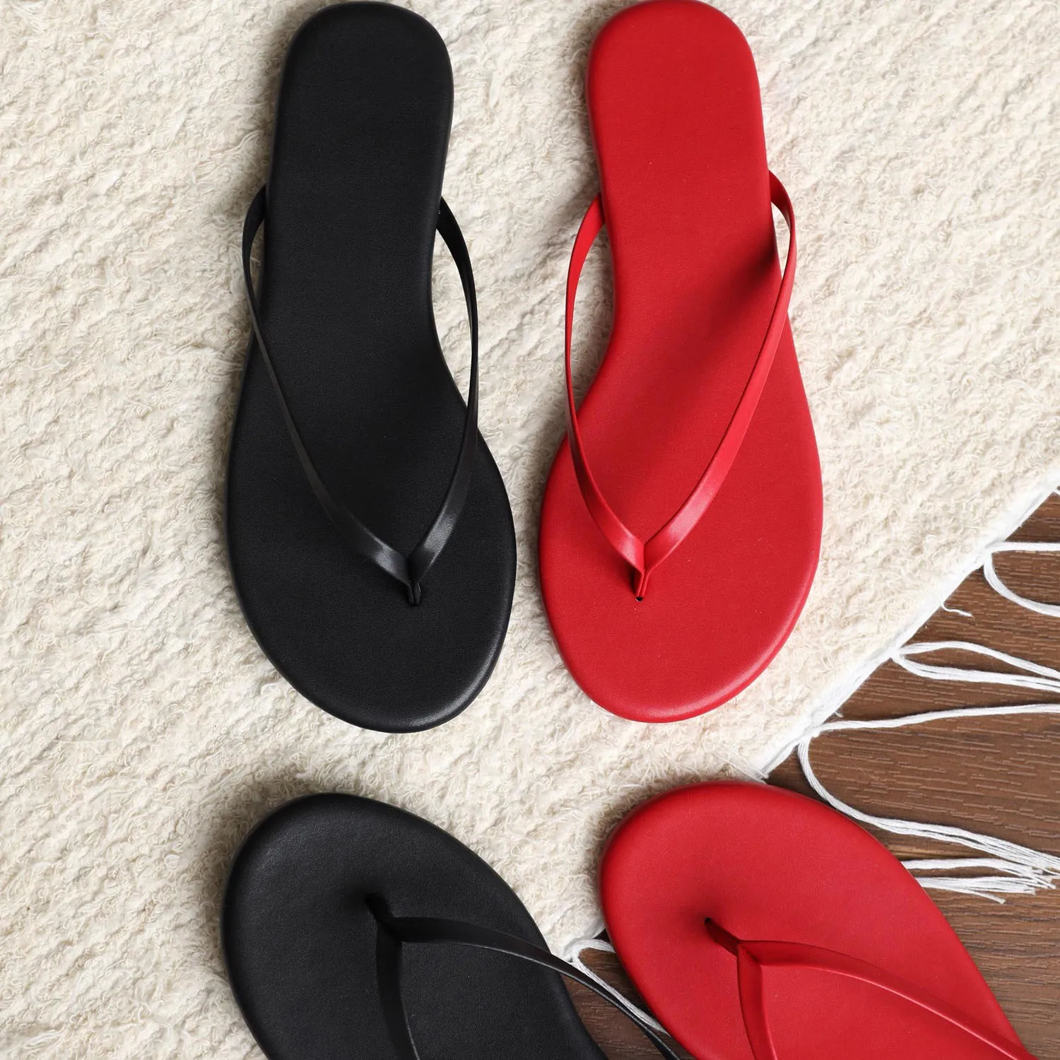 2025 Springsummerwomen slippers candycolored beach sandals outdoor wild fashion ladies flip flops 260208