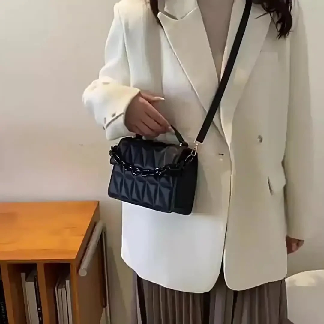 Mini Casual Quilted Crossbody Bag with Magnetic Clre and Adjustable StrapSmall Handbag Tote Shoulder for Women Daily Use 260208