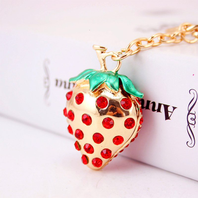 Y2K Purse Accessory Key Chain Cute Rhinestone Creative Fashion New Car Hanging Decoration Keychain Fruit Strawberry Keychain Bag Pendant