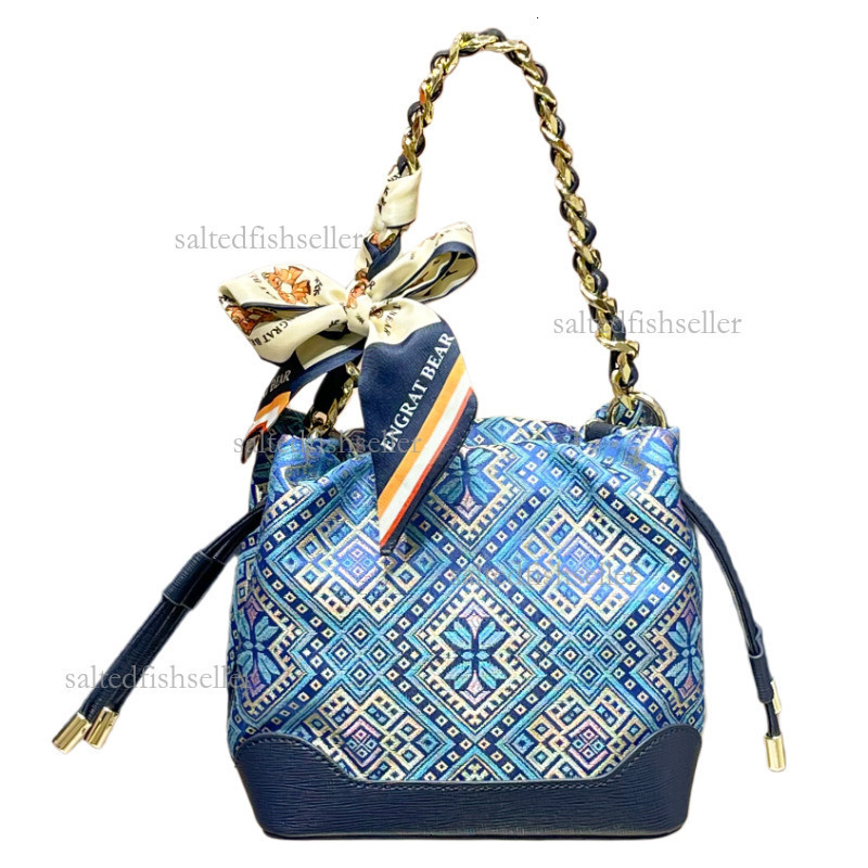 2026 New Luxury Ethnic Style Women's Zhuang Brocade Handbag Fashion Butterfly Texture Shoulder Crossbody Bag Versatile Premium Commuter Bucket Ba