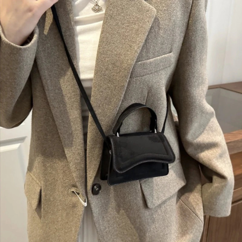 Fashion Mini Crossbody Bag for Women High Quality Small Handbags and Purses Autumn Winter Trend Womens Shoulder 260208